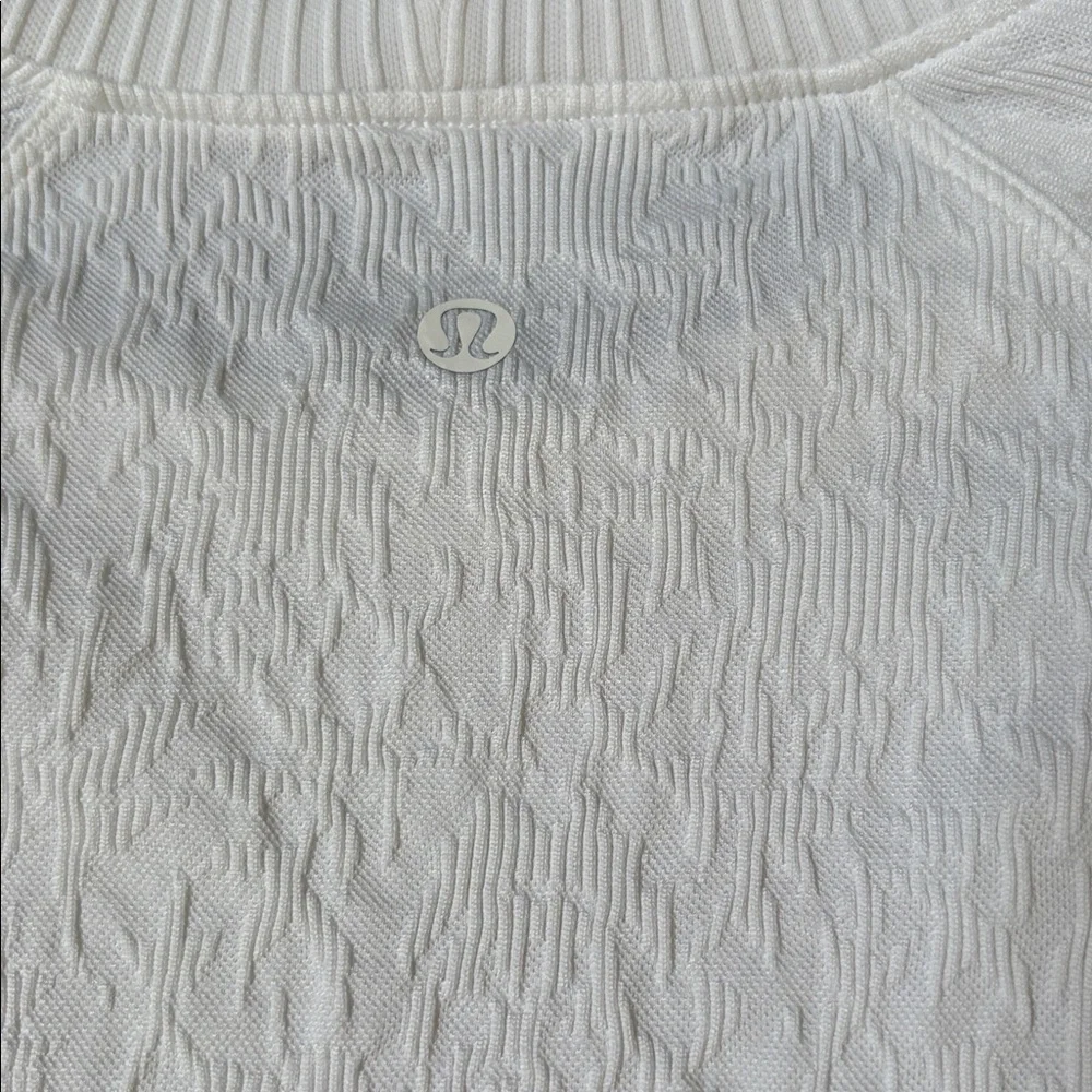 Lululemon long sleeve top - Picture 3 of 8